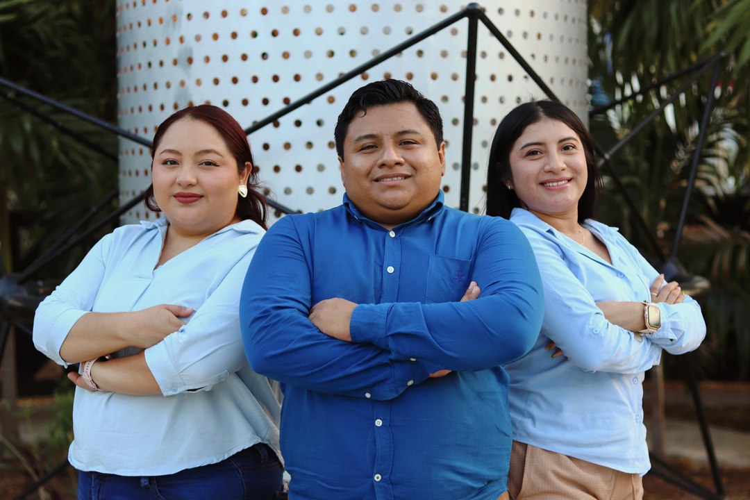 El equipo de Factura Facts — Daniel Gutiérrez, Teresa Huerta y Francisco Pérez